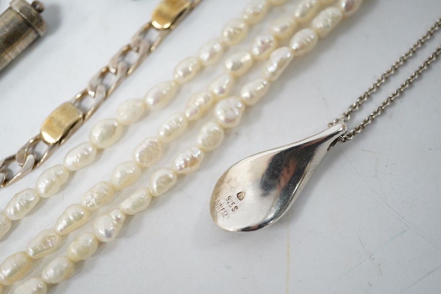 A modern 925 bracelet bearing the word 'Tiffany', together with a freshwater pearl necklace with 9ct gold clasp, a white metal mesh link necklace, a Danish 925 pendant on chain and seven other items including a lady's 9c